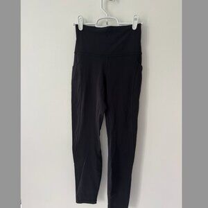 Black Lululemon Women's Align High-Rise Leggings with Pockets